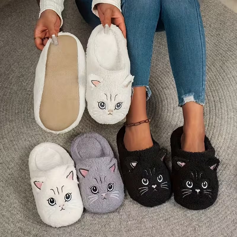 Embroidery Garments - Comode pantofole unisex in peluche con